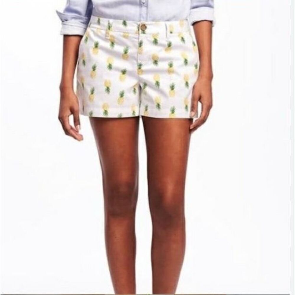 Old Navy Women’s Mid Rise Everyday Pineapple Print Cotton White Shorts Size 8
